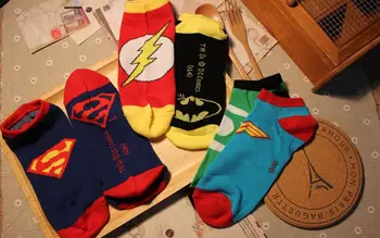 2018 naujas klasikinių animacinių filmų superherojus serijos Supermenas vyrai ir moterys pavasarį ir vasarą kojinės grynos medvilnės kvėpuojantis nematomi kojinės