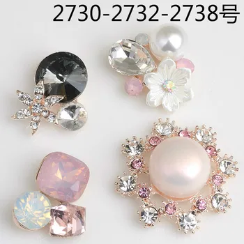 Karšto pardavimo 50PCS/Daug Rožinė/balta/juoda spalva Mielas Gėlių Žavesio Perlų Imitacija kristalų Žavesio Papuošalai Priėmimo