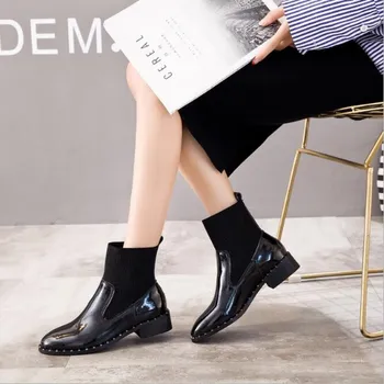 Rudenį ir žiemą naujų modelių sprogo odos moteriški batai su šiurkščiu batai elastinga medžiaga kniedės pardavimo butas mados laisvalaikio bateliai