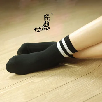 1 poras, /daug 2017 korėjos naujas boutique medvilnės Harajuku du barai Kolegijos retro atsitiktinis kojinės moterų pora moterų Kojinės meias